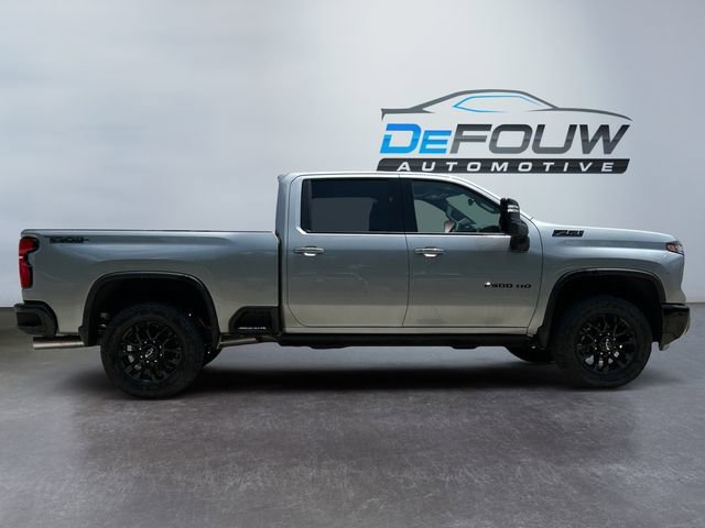 2025 Chevrolet Silverado 2500HD LTZ photo 2