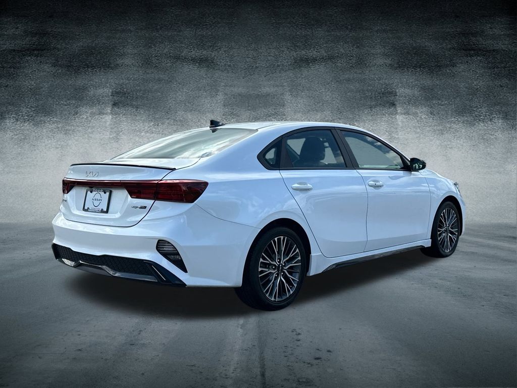 2023 Kia Forte GT-Line photo 4