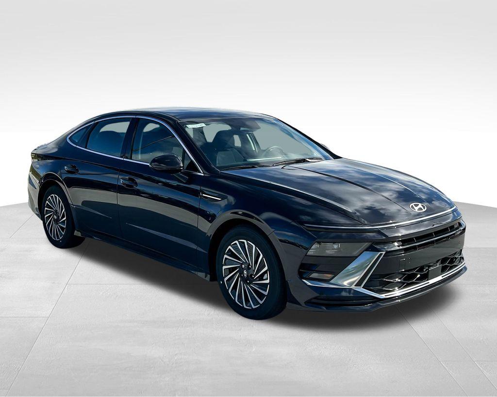 2025 Hyundai Sonata Hybrid SEL photo 3