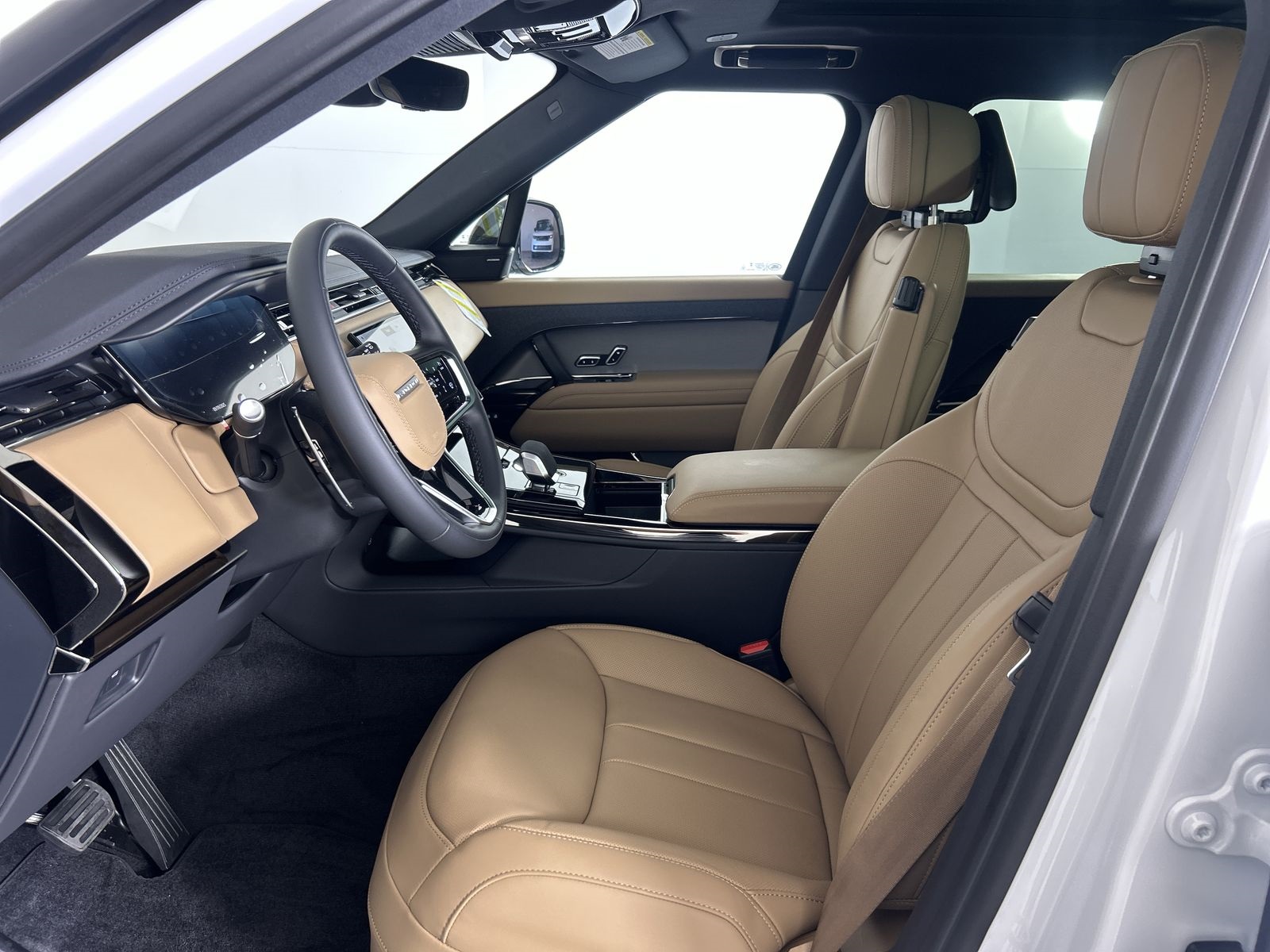 2025 Land Rover Range Rover Sport SE photo 21
