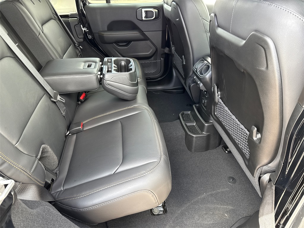 2025 Jeep Wrangler Sahara photo 13