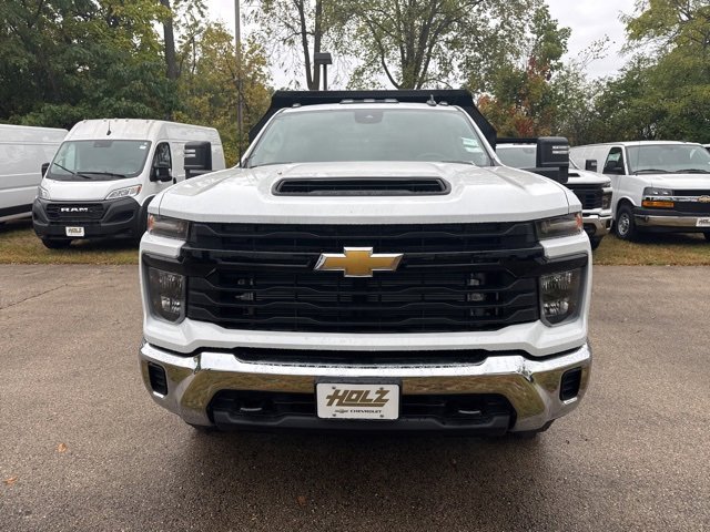 2025 Chevrolet Silverado 3500HD Work Truck photo 2