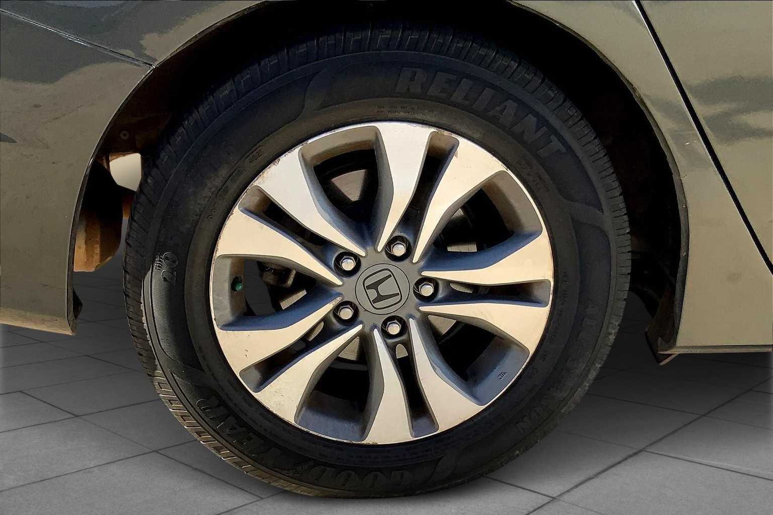 2014 Honda Accord LX photo 9