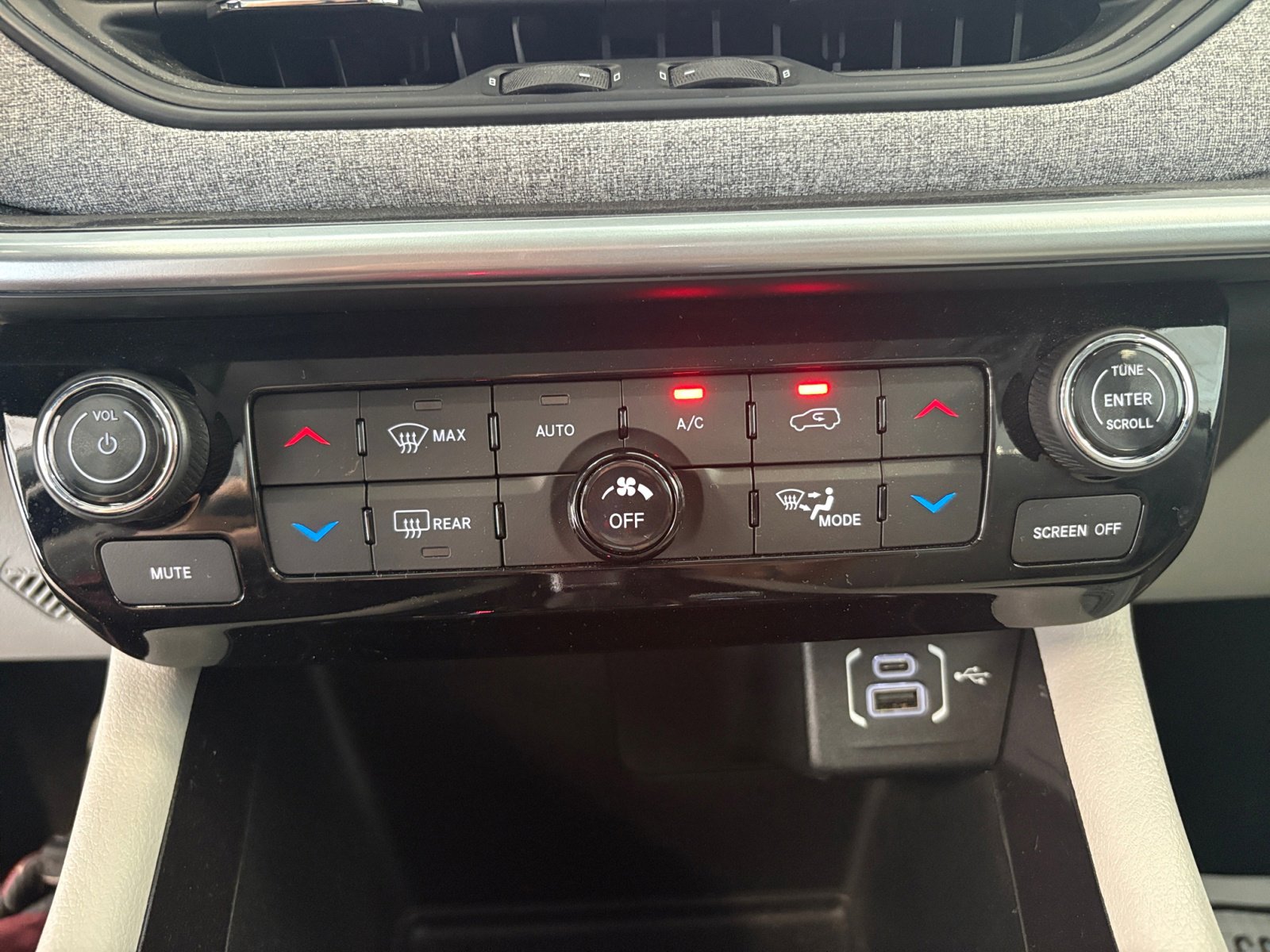 2022 Jeep Compass Latitude photo 19