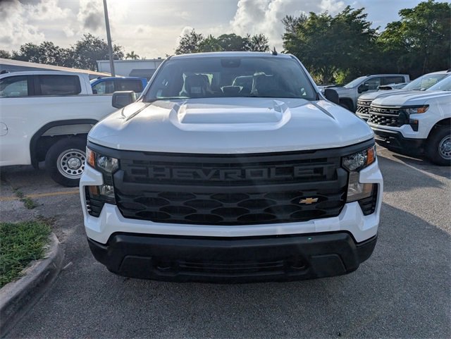 2025 Chevrolet Silverado 1500 photo 2