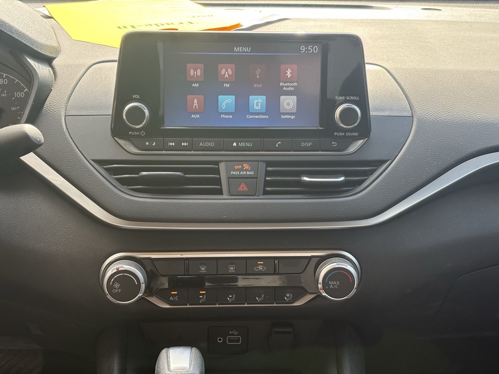 2022 Nissan Altima 2.5 S photo 10
