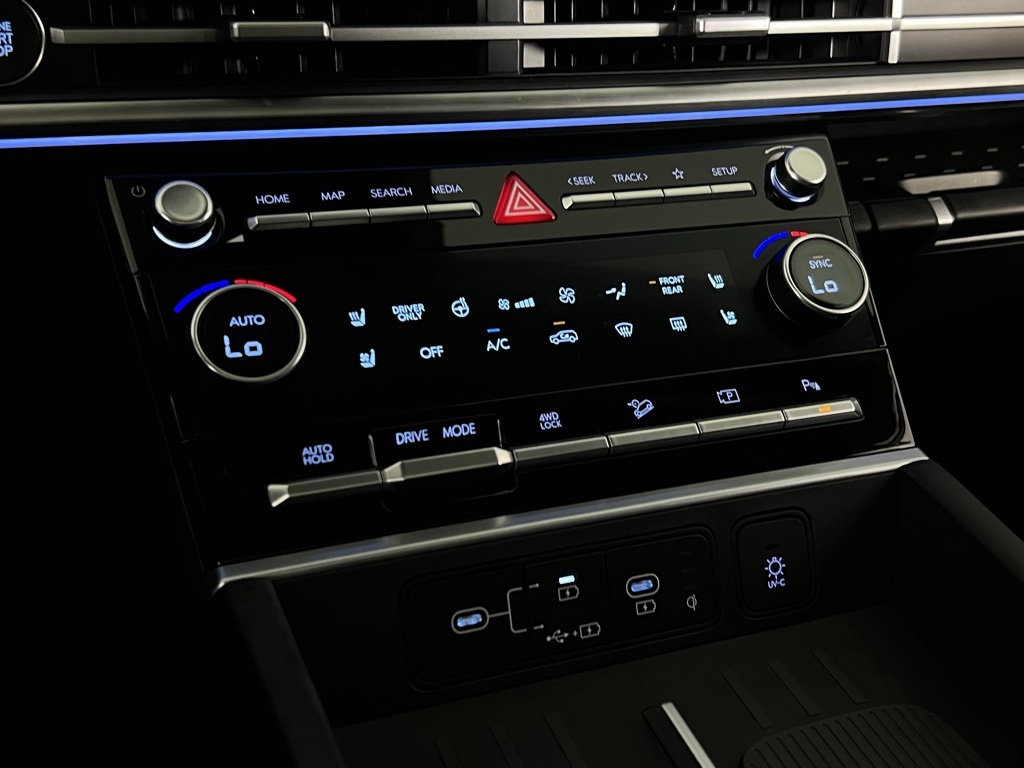 2025 Hyundai Santa Fe photo 17
