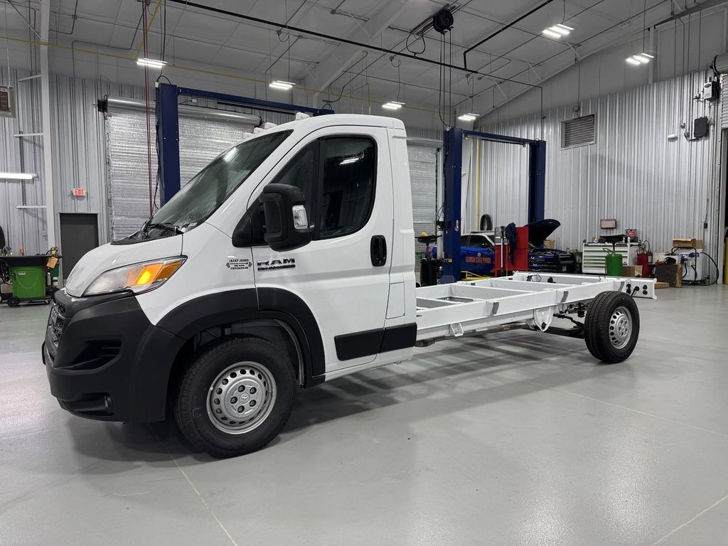 2024 Ram ProMaster 3500 Cutaway photo 2