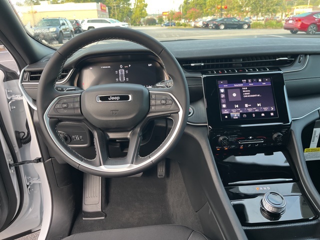 2025 Jeep Grand Cherokee Laredo X photo 17