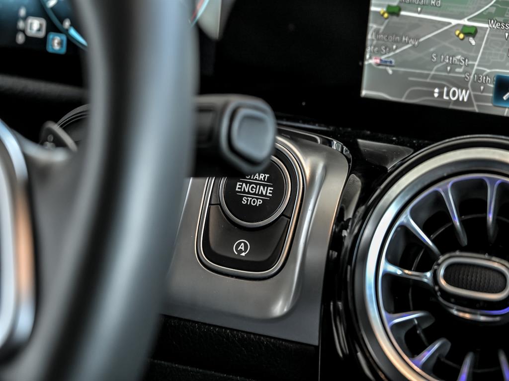 2022 Mercedes Benz GLB 250 4MATIC photo 17