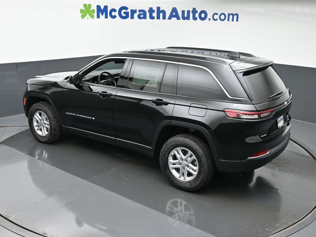2025 Jeep Grand Cherokee Laredo photo 18