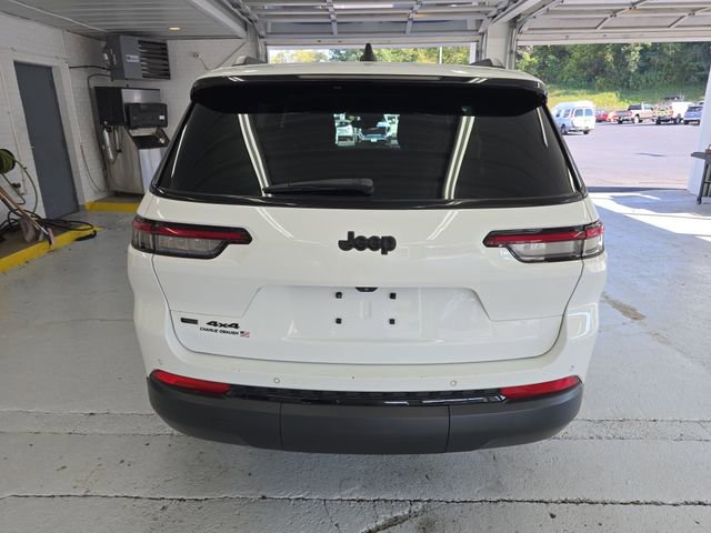 2021 Jeep Grand Cherokee Altitude photo 4