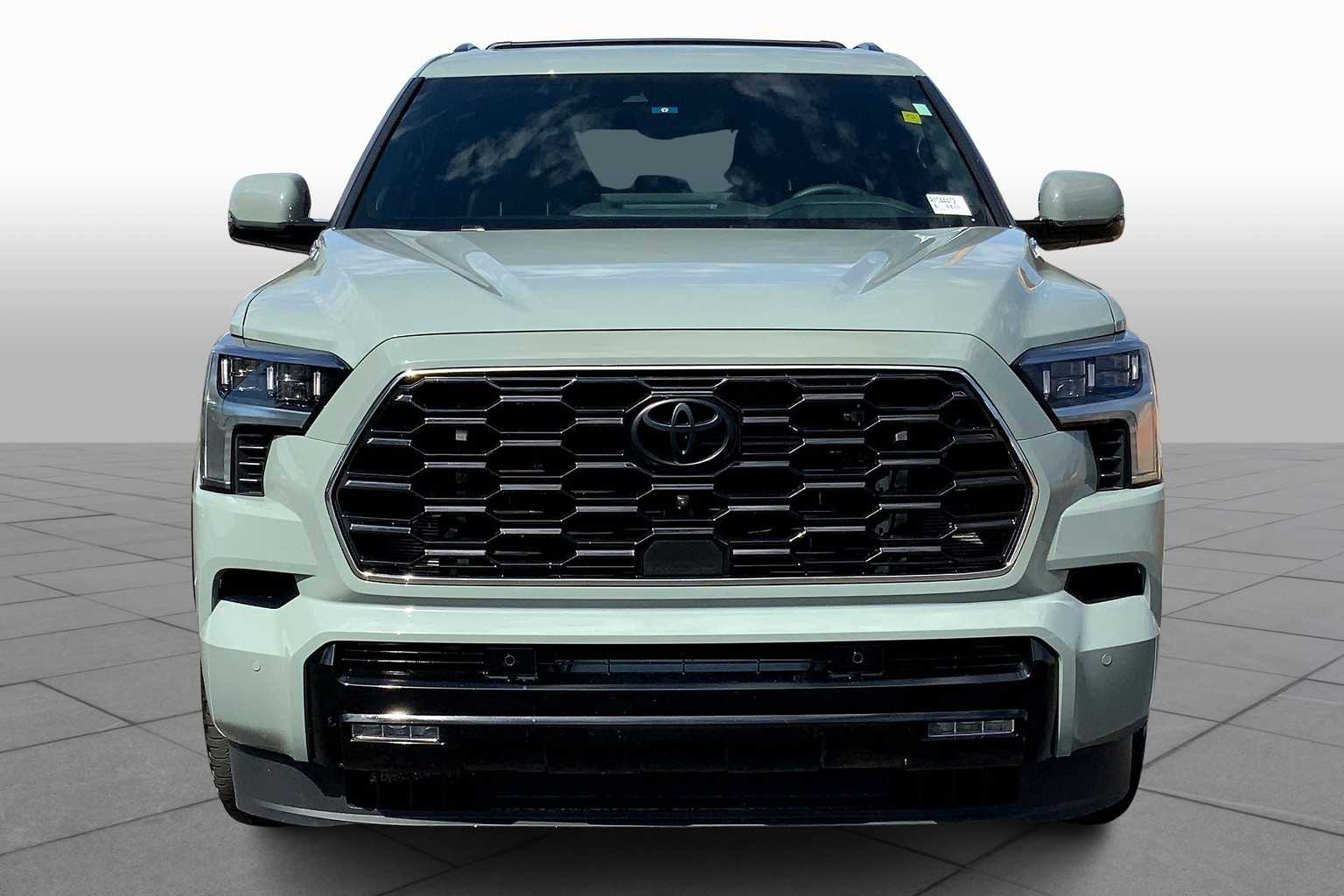 2024 Toyota Sequoia Platinum photo 3