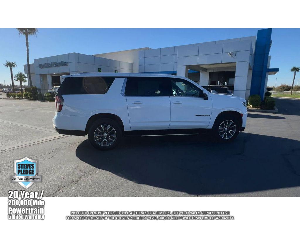 2022 Chevrolet Suburban LT photo 12