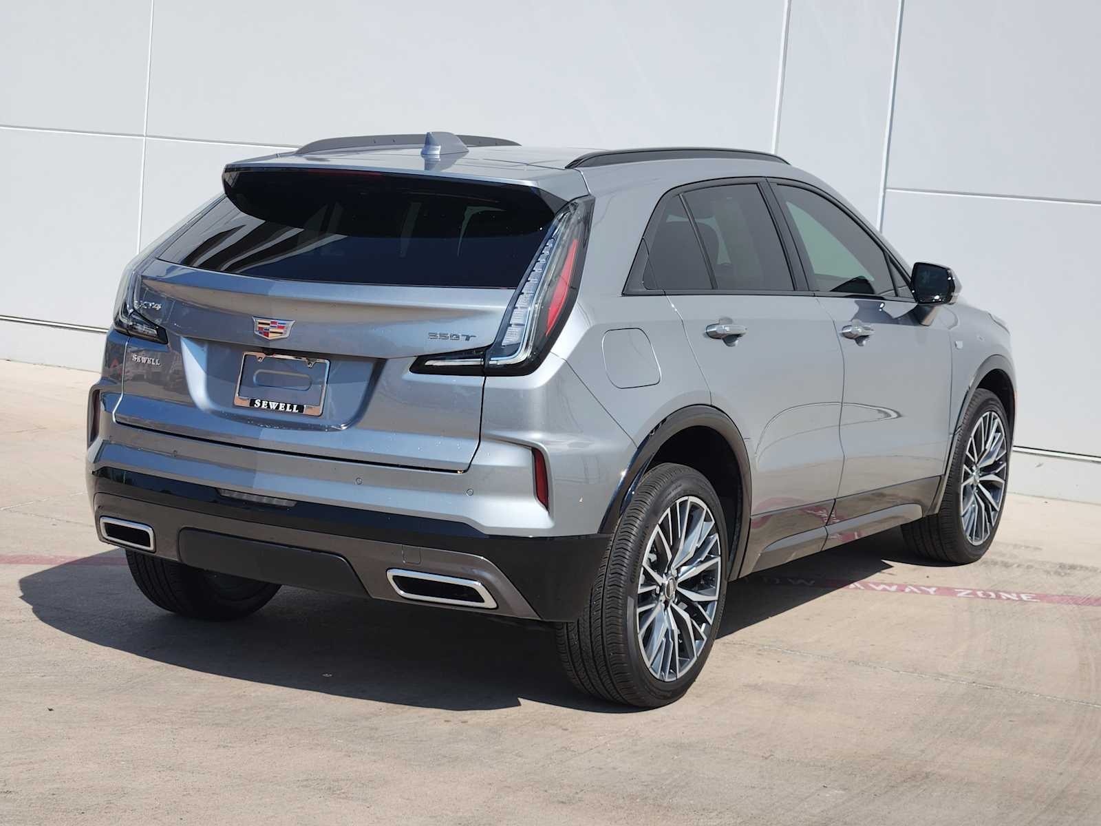 2025 Cadillac XT4 Sport photo 3