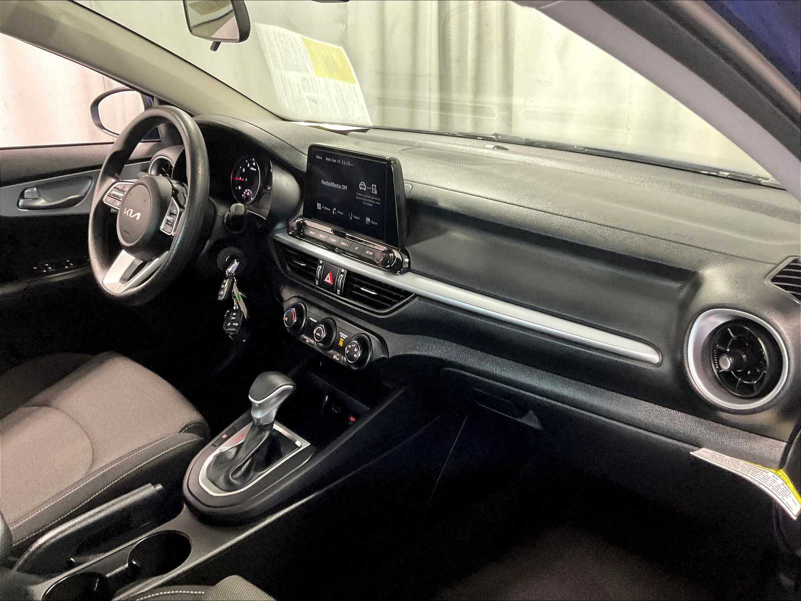 2024 Kia Forte LXS photo 14
