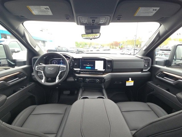 2025 Chevrolet Silverado 2500HD LT photo 11