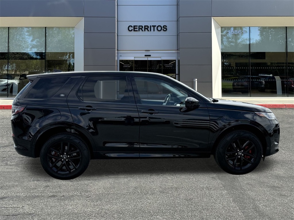2024 Land Rover Discovery Sport S photo 4