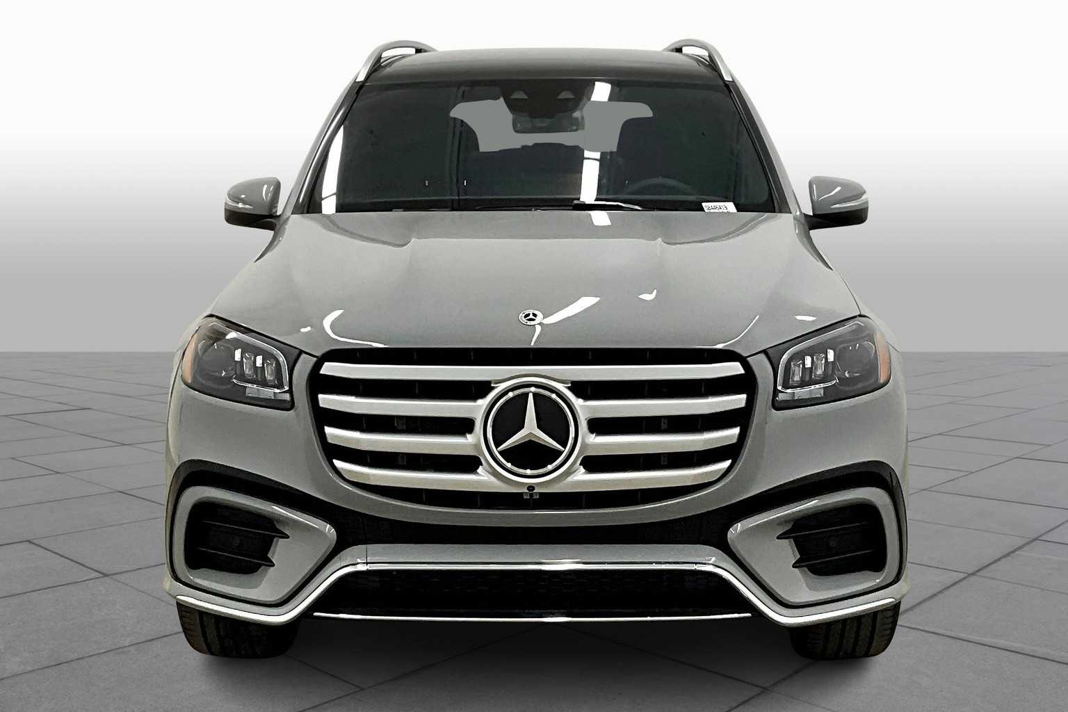 2025 Mercedes Benz GLS 580 4MATIC photo 2