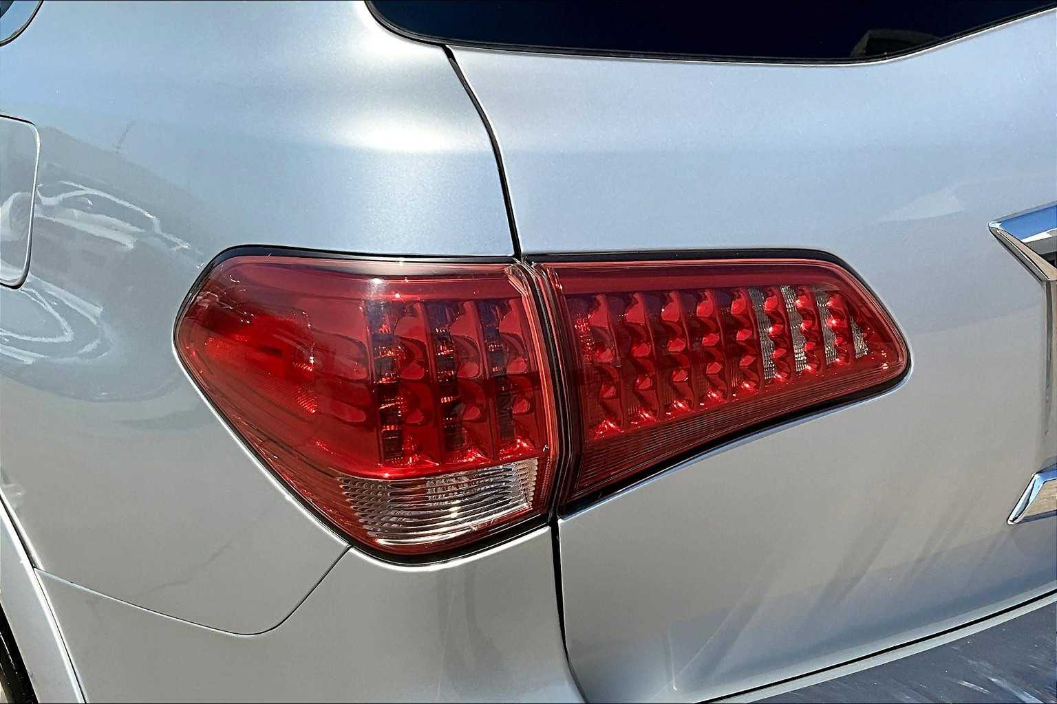 2016 Infiniti QX80 Limited photo 28