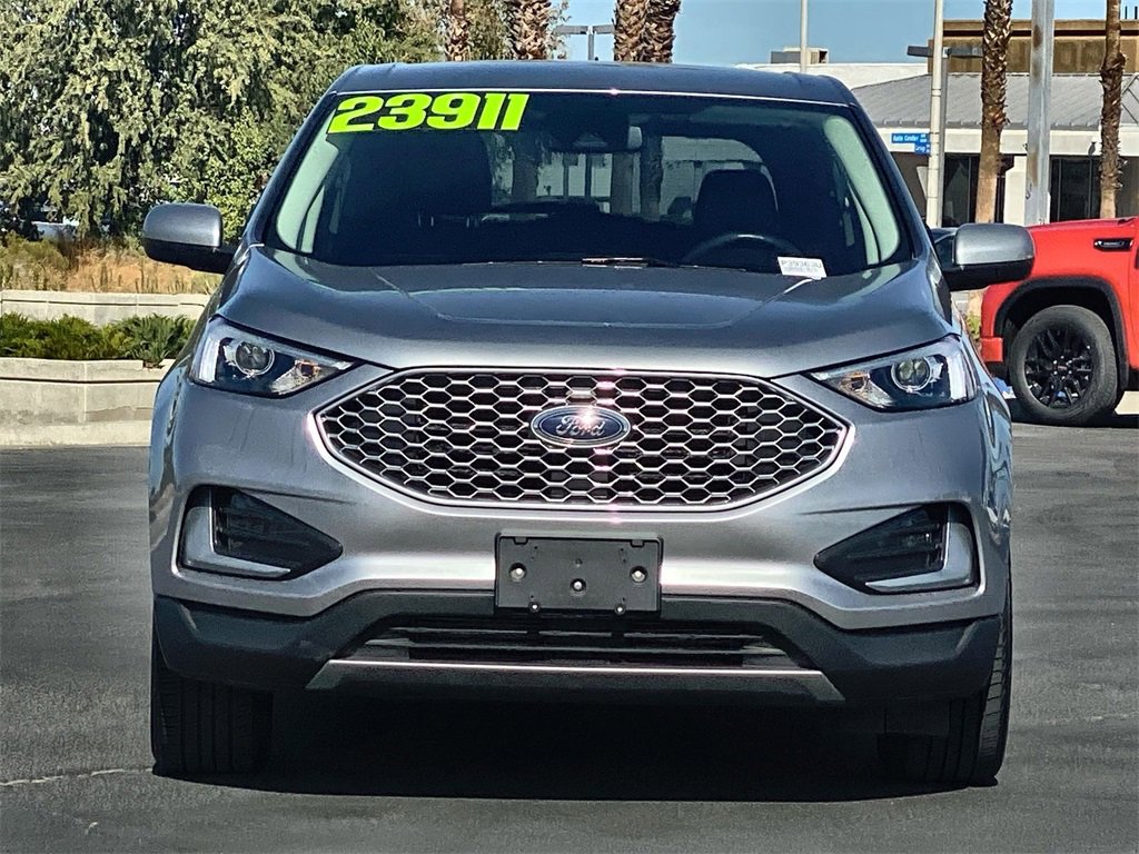 2023 Ford Edge SEL photo 2