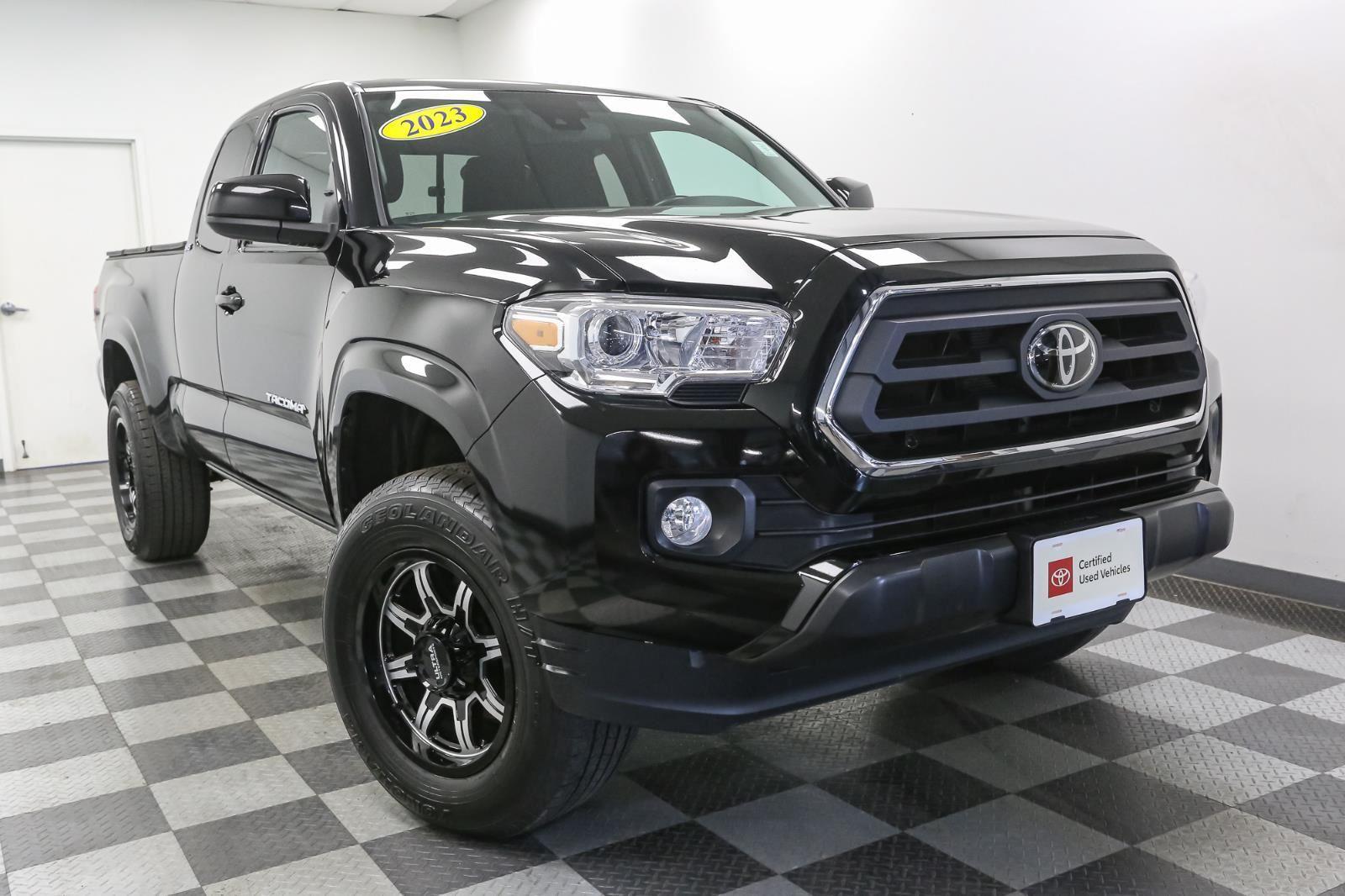 2023 Toyota Tacoma SR5 photo 2