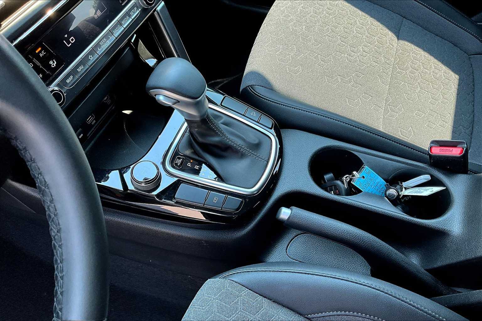 2024 Kia Seltos S photo 11