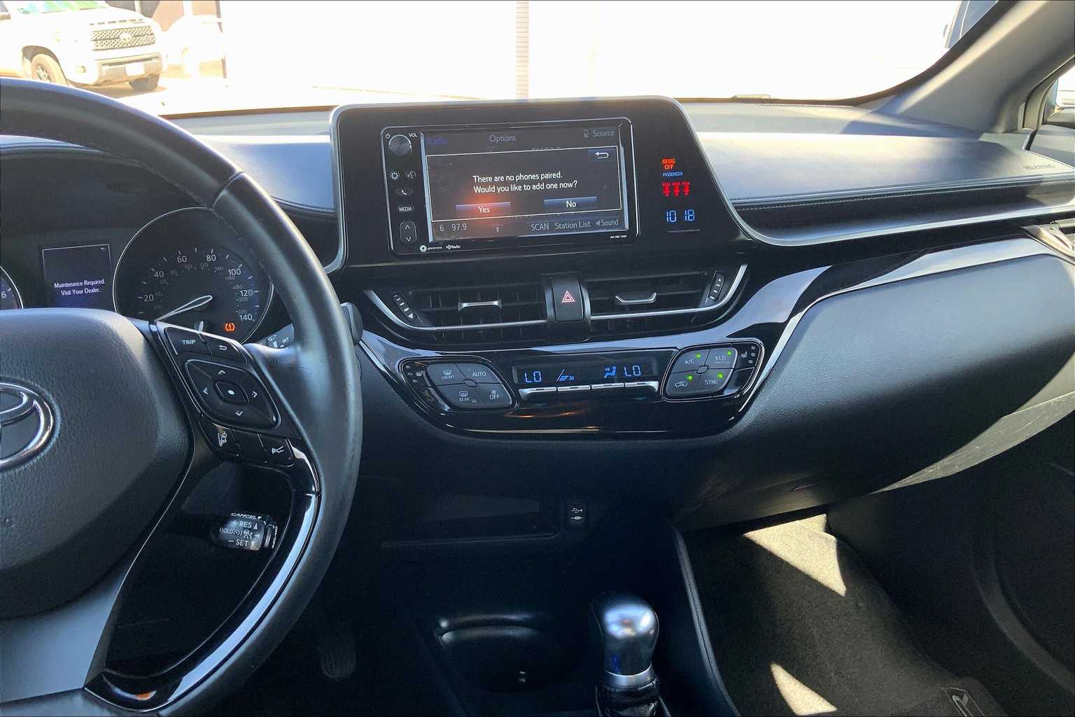 2018 Toyota C-HR XLE photo 6