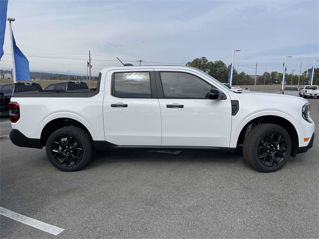 2025 Ford Maverick XLT photo 2