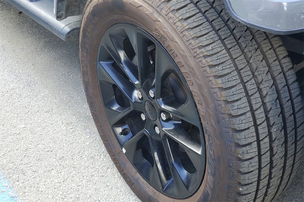 2023 Jeep Wrangler Sahara 4xe photo 4