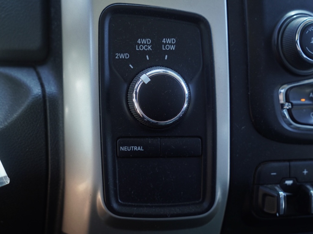 2018 Ram 2500 SLT photo 17