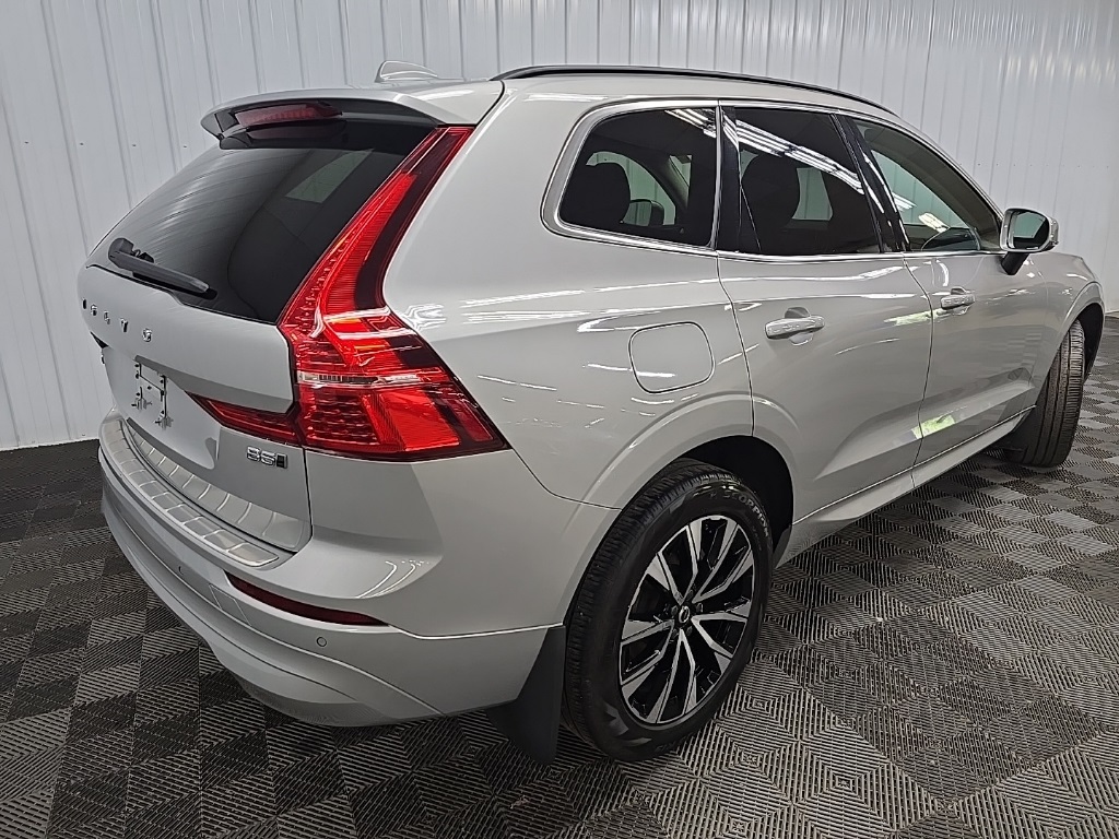 2023 Volvo XC60 B5 Core photo 10