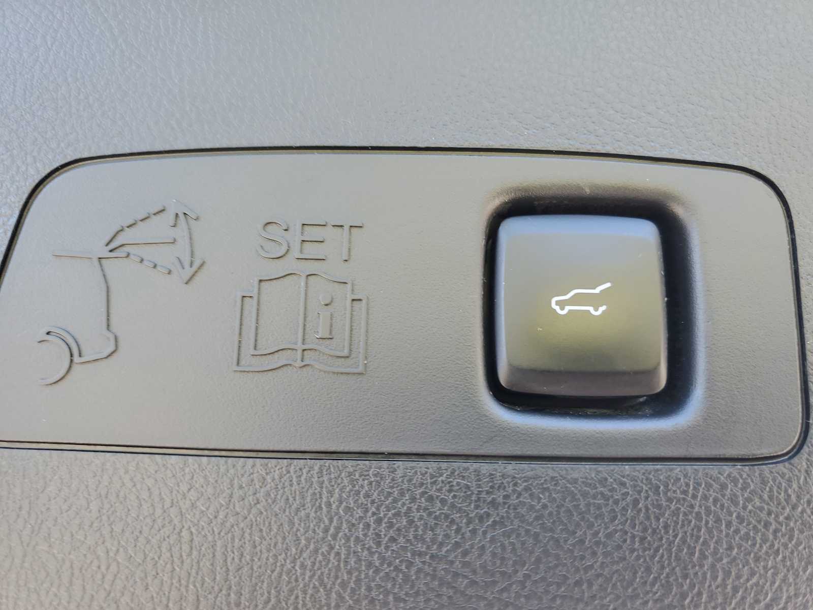 2023 Lincoln Corsair Standard photo 4