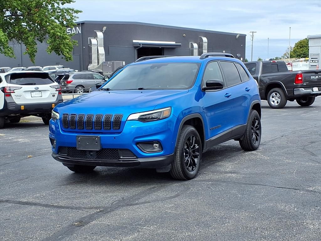 Used 2023 Jeep Cherokee Altitude Lux with VIN 1C4PJMMB8PD111705 for sale in Kansas City