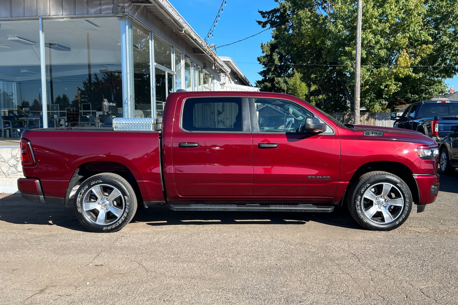 2025 Ram 1500 Tradesman photo 2