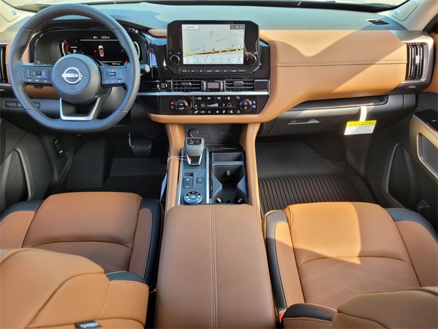 2025 Nissan Pathfinder Platinum photo 17