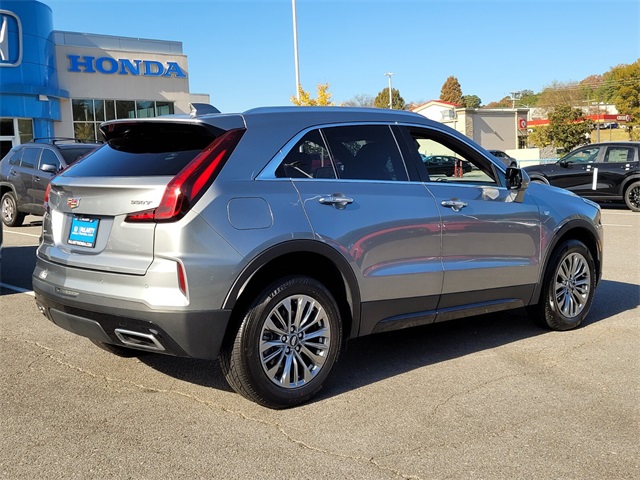 2024 Cadillac XT4 Premium Luxury photo 3
