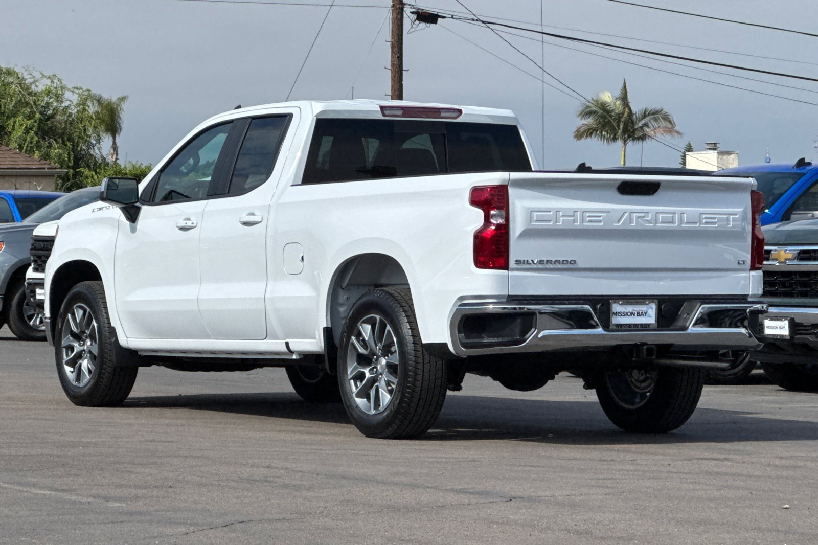 2025 Chevrolet Silverado 1500 LT photo 6