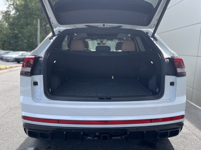 2025 Volkswagen Atlas Cross Sport SEL R-Line photo 19