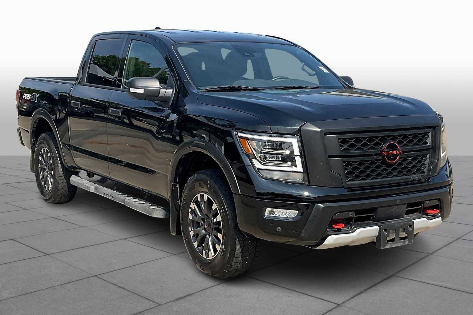 2023 Nissan Titan PRO-4X photo 2