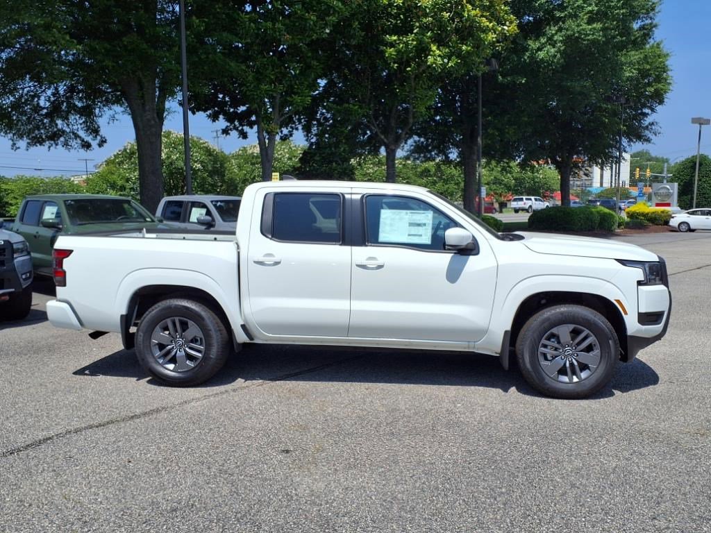 2025 Nissan Frontier SV photo 2