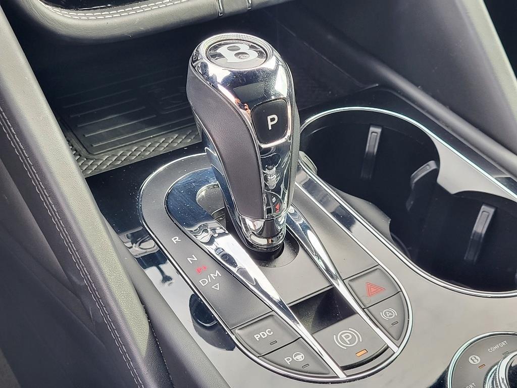 2021 Bentley Bentayga V8 photo 14