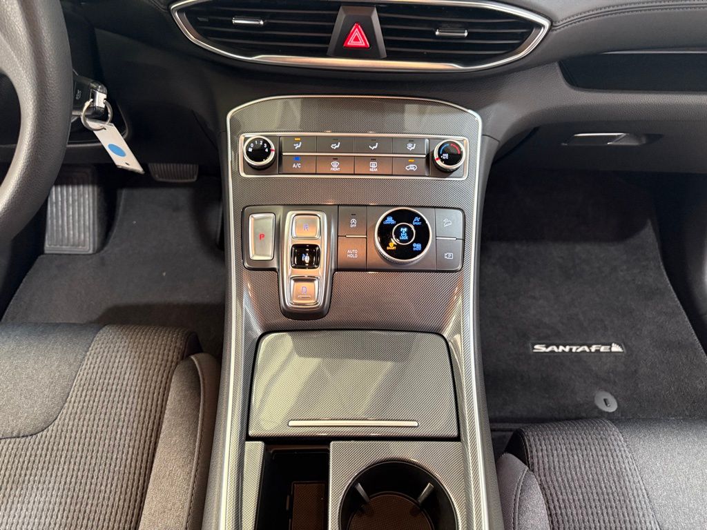 2022 Hyundai Santa Fe SE photo 17