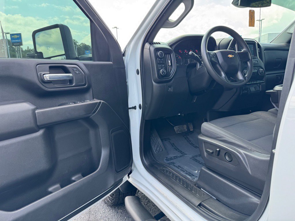 2024 Chevrolet Silverado 2500HD Custom photo 15