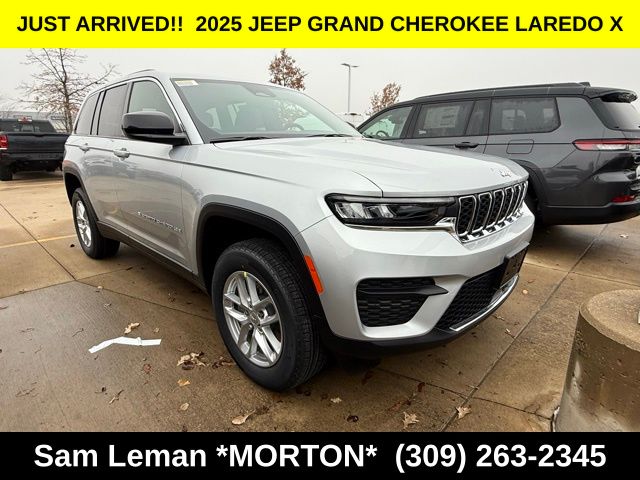 2025 Jeep Grand Cherokee Laredo's photo