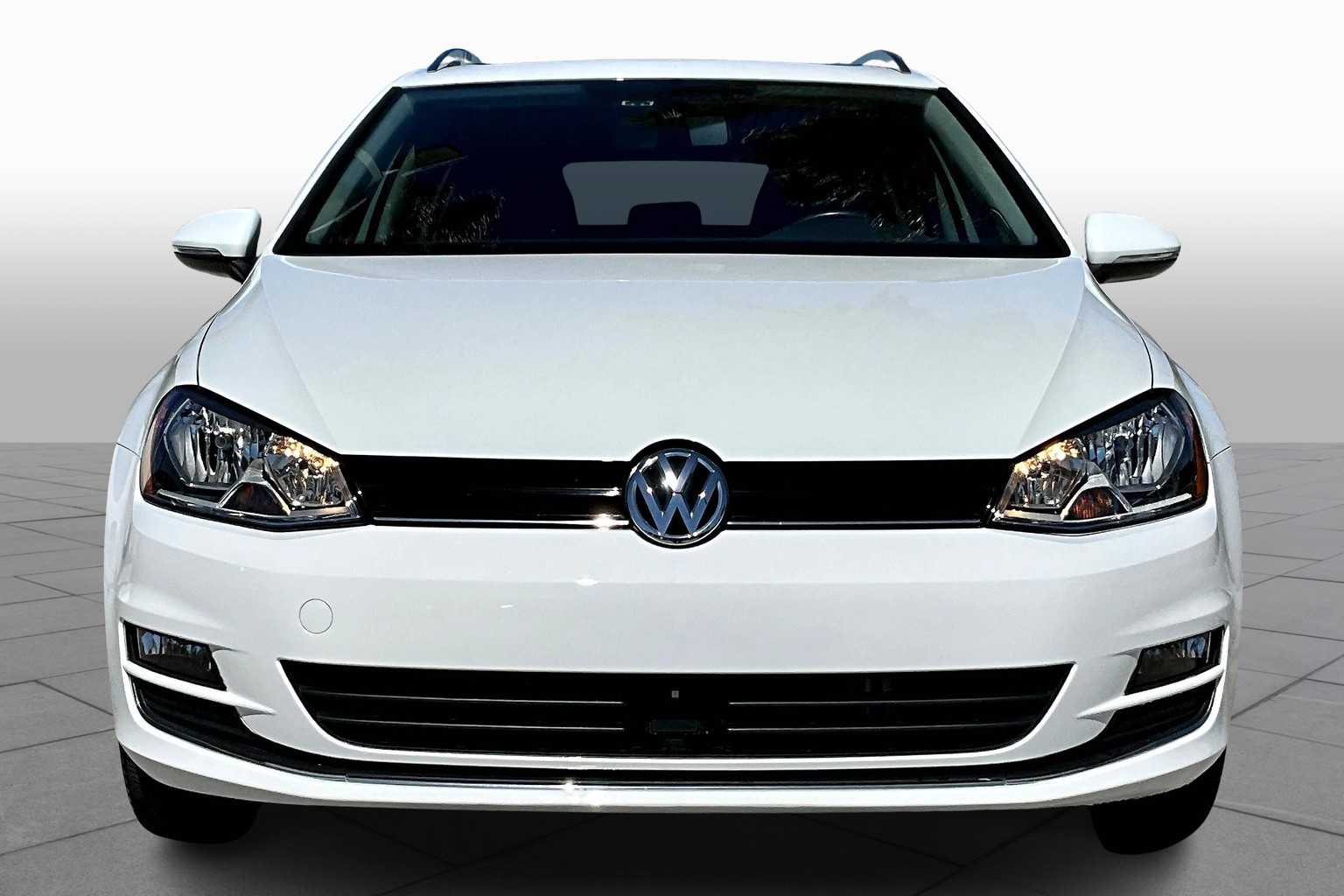 2017 Volkswagen Golf SportWagen SEL photo 3