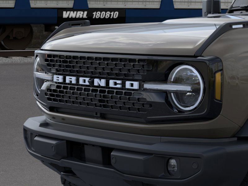 2025 Ford Bronco Outer Banks photo 18