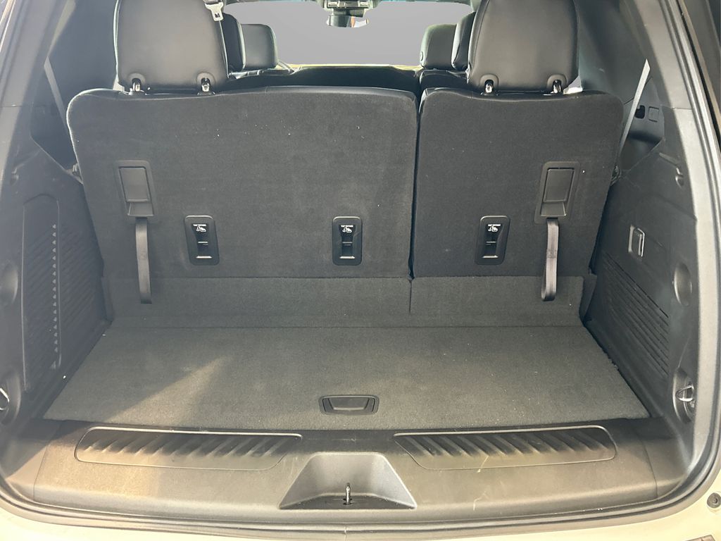 2025 Chevrolet Tahoe LS photo 11