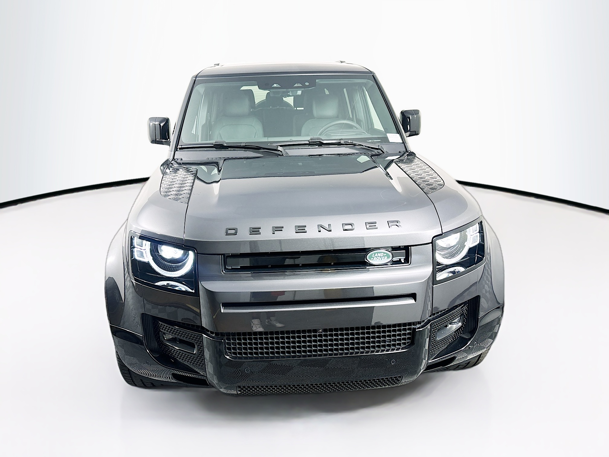 2025 Land Rover Defender 130 X-Dynamic SE photo 2