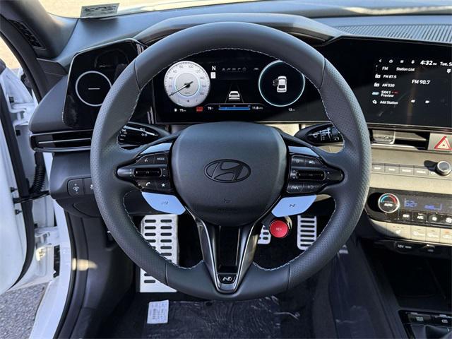 2025 Hyundai Elantra Base photo 14